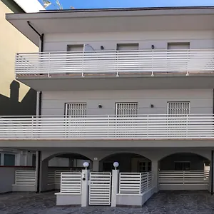 Casa Plauto Con Grande Appartamento